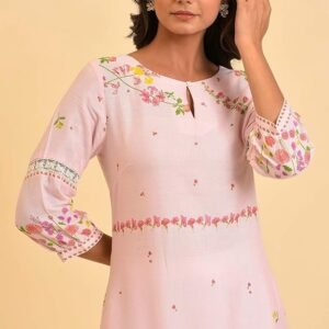 W for Woman Light Pink Floral Printed Summer Kurta - Image 3